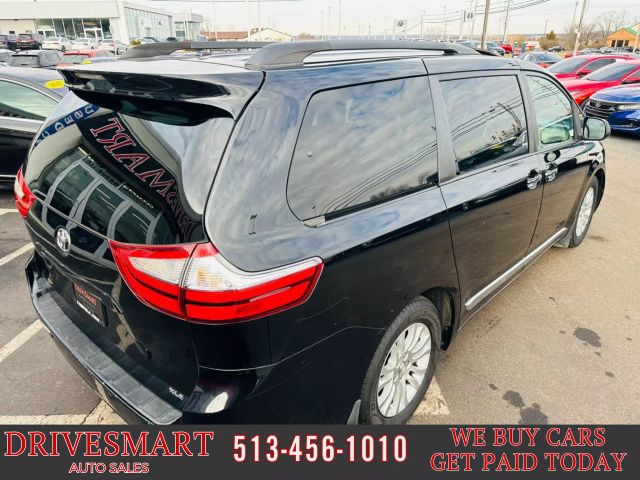 2016 Toyota Sienna XLE