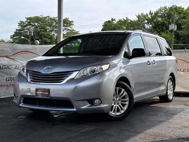 2016 Toyota Sienna XLE