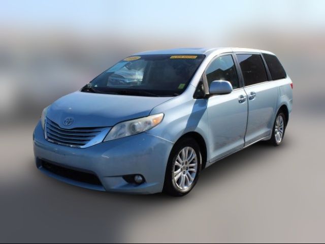 2016 Toyota Sienna XLE