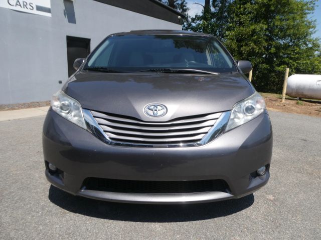 2016 Toyota Sienna XLE