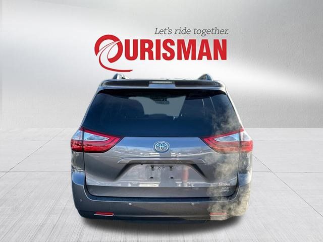 2016 Toyota Sienna XLE Premium