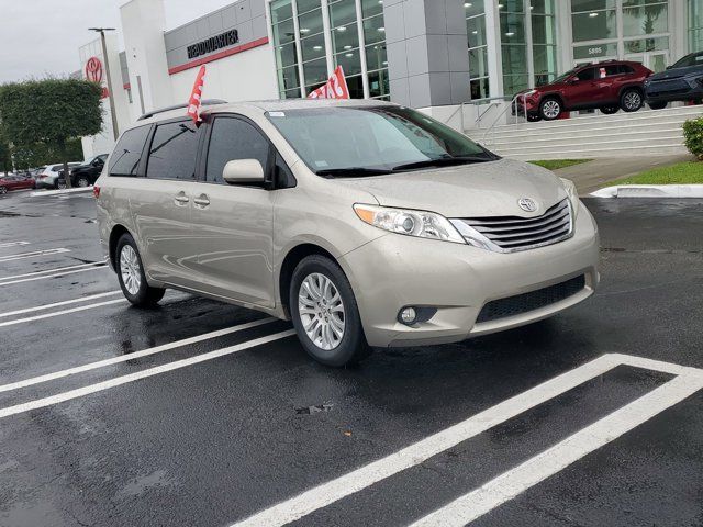 2016 Toyota Sienna XLE Premium