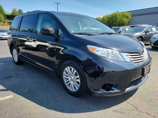 2016 Toyota Sienna XLE Premium