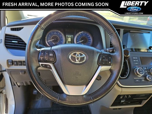 2016 Toyota Sienna XLE