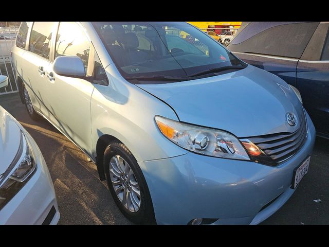 2016 Toyota Sienna XLE Premium