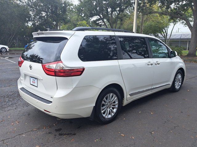 2016 Toyota Sienna XLE Premium