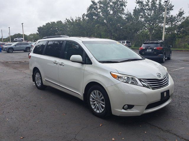 2016 Toyota Sienna 