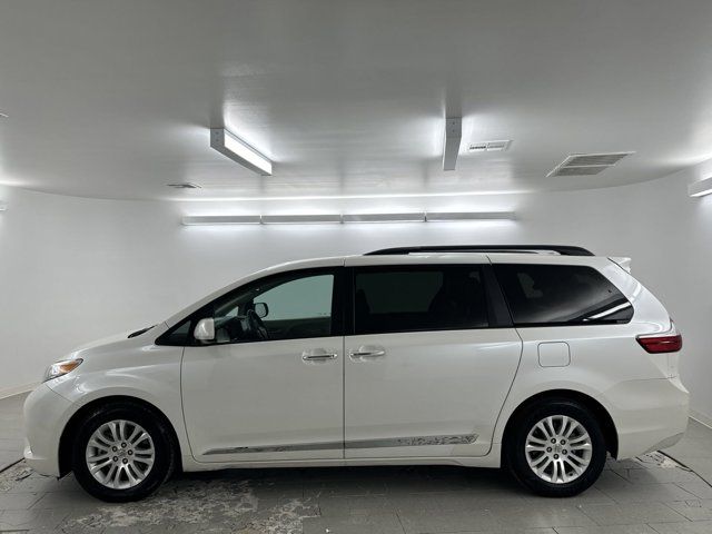 2016 Toyota Sienna XLE Premium