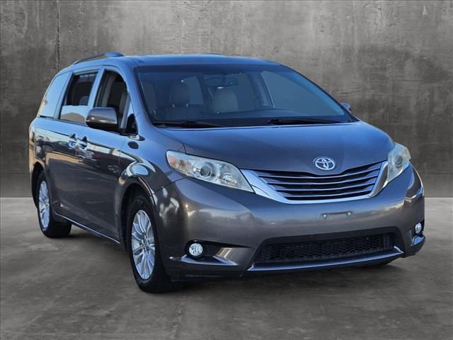 2016 Toyota Sienna XLE