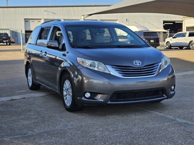 2016 Toyota Sienna XLE