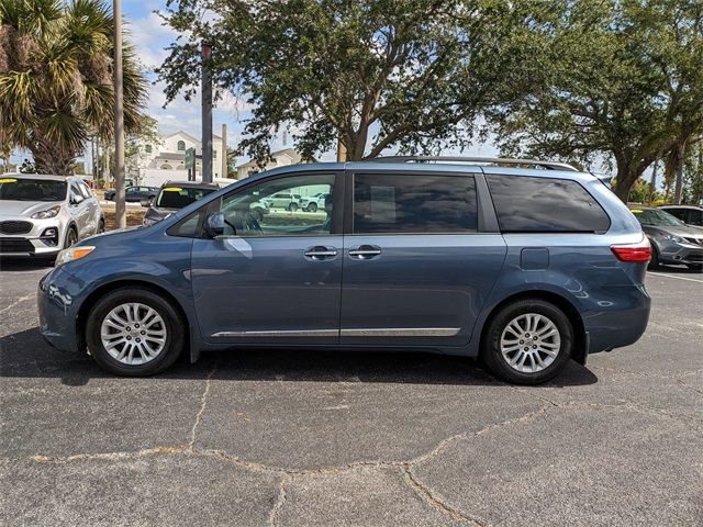 2016 Toyota Sienna XLE Premium