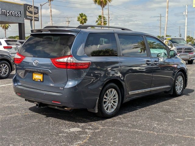 2016 Toyota Sienna XLE Premium