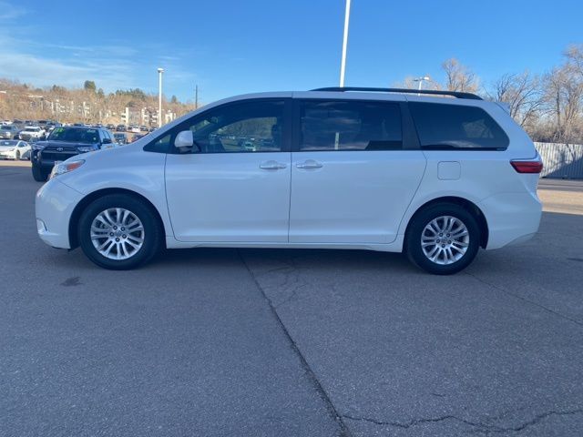 2016 Toyota Sienna XLE Premium