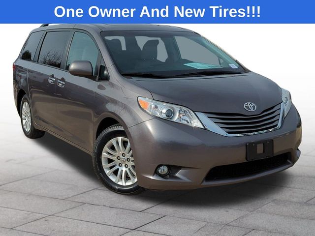 2016 Toyota Sienna 