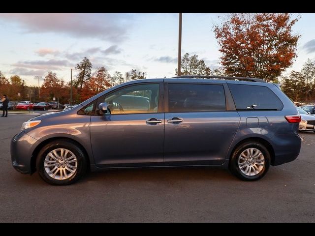 2016 Toyota Sienna XLE