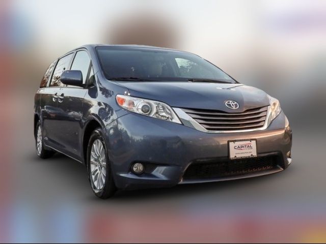 2016 Toyota Sienna XLE