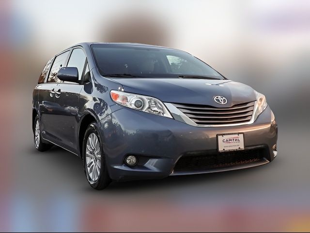 2016 Toyota Sienna XLE