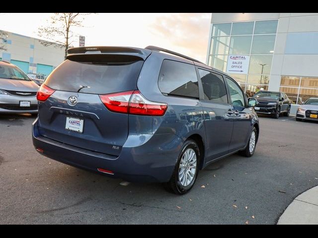 2016 Toyota Sienna XLE