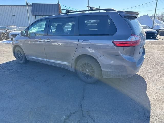 2016 Toyota Sienna XLE Premium