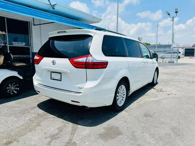 2016 Toyota Sienna XLE Premium