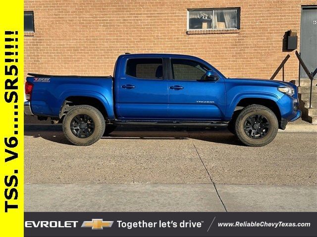 2016 Toyota Tacoma SR