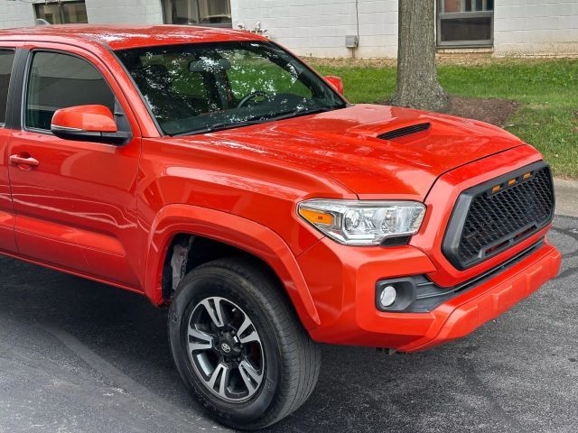 2016 Toyota Tacoma TRD Sport