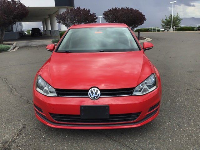 2016 Volkswagen Golf TSI S