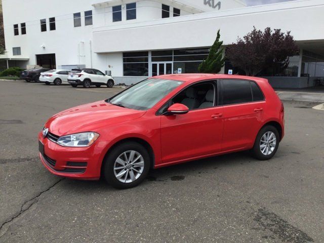 2016 Volkswagen Golf TSI S