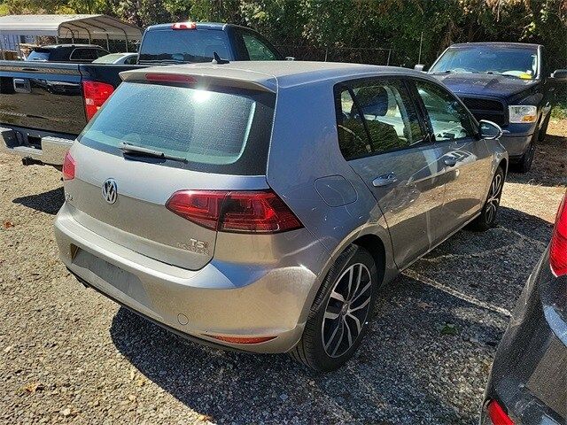 2016 Volkswagen Golf TSI SE