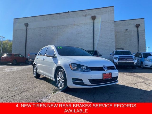 2016 Volkswagen Golf TSI S