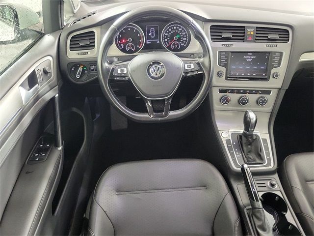 2016 Volkswagen Golf TSI SE