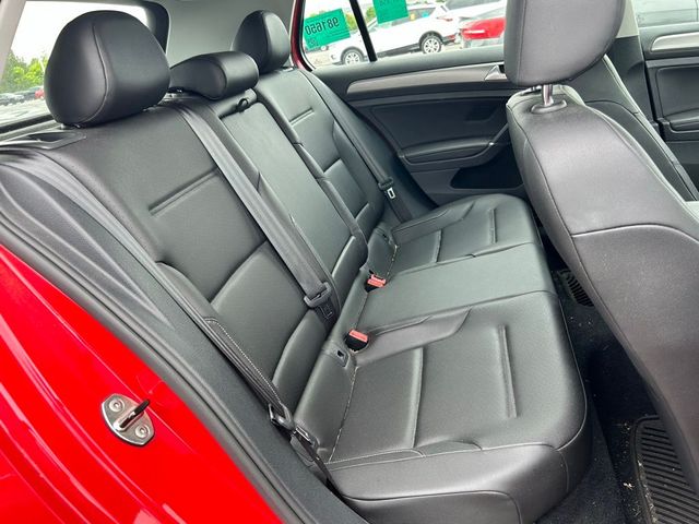 2016 Volkswagen Golf TSI SE