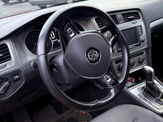 2016 Volkswagen Golf TSI S