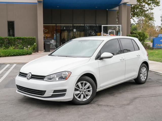 2016 Volkswagen Golf TSI S