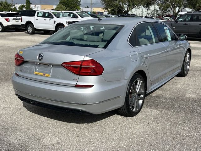 2016 Volkswagen Passat 1.8T R-Line