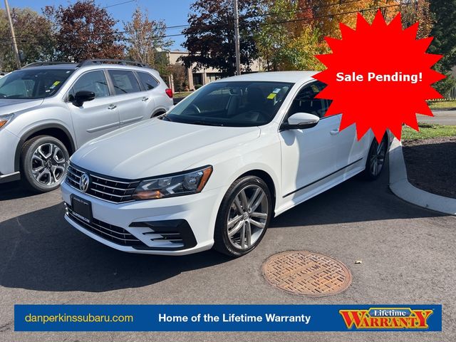 2016 Volkswagen Passat 1.8T R-Line