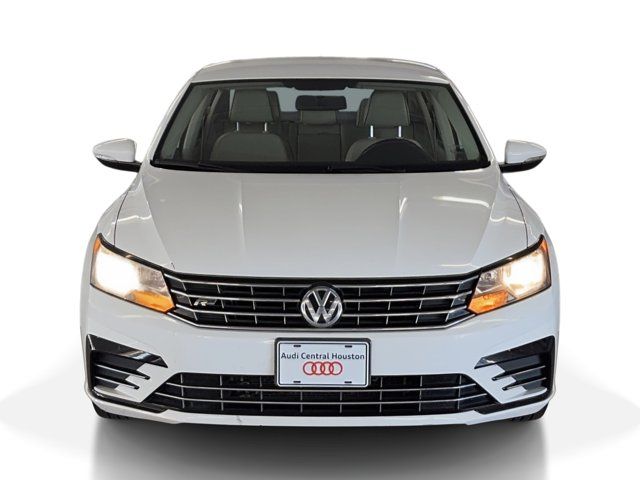 2016 Volkswagen Passat 1.8T R-Line Comfort