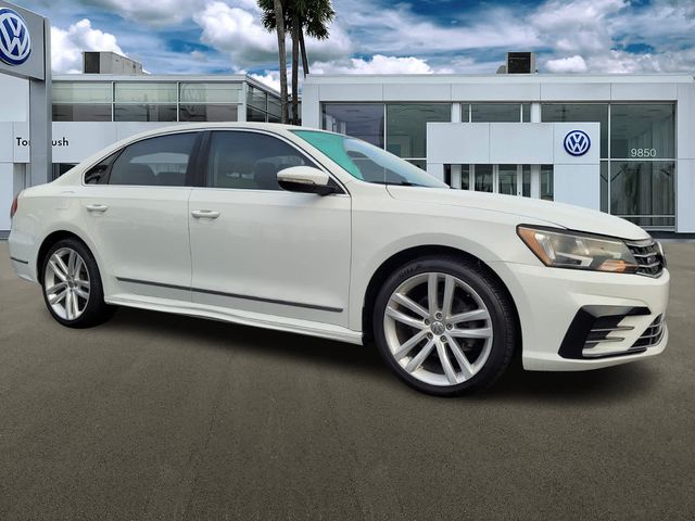 2016 Volkswagen Passat 1.8T R-Line Comfort