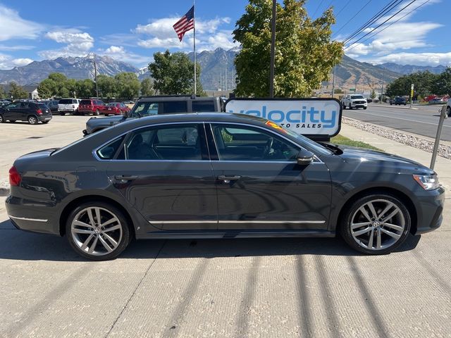 2016 Volkswagen Passat 1.8T R-Line Comfort