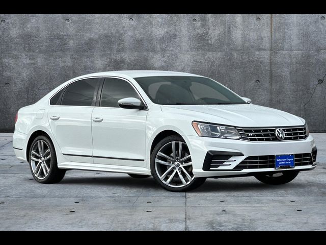 2016 Volkswagen Passat 1.8T R-Line Comfort