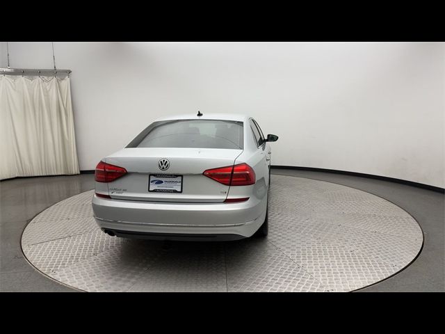 2016 Volkswagen Passat 1.8T SE