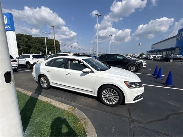 2016 Volkswagen Passat 1.8T SE