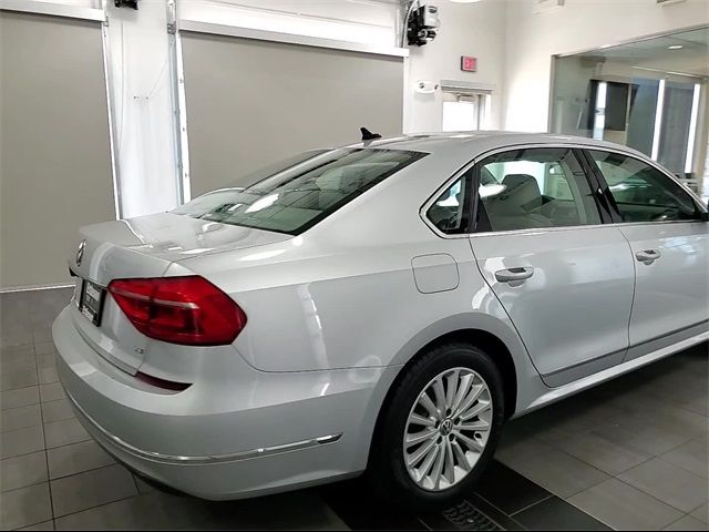 2016 Volkswagen Passat 1.8T SE