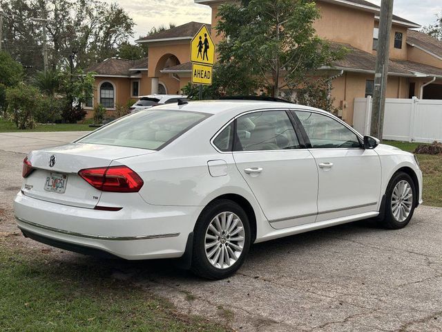 2016 Volkswagen Passat 1.8T SE