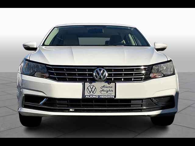 2016 Volkswagen Passat 1.8T SE