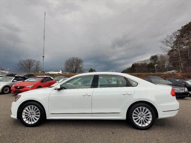 2016 Volkswagen Passat 1.8T SE Technology