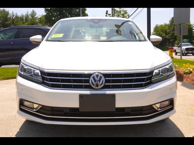 2016 Volkswagen Passat 3.6L V6 SEL Premium