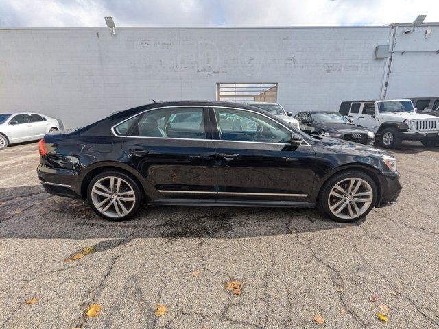 2016 Volkswagen Passat 1.8T R-Line Comfort