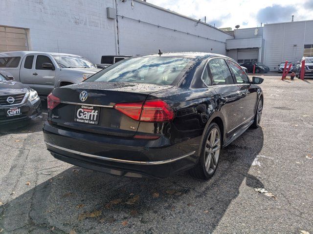 2016 Volkswagen Passat 1.8T R-Line Comfort