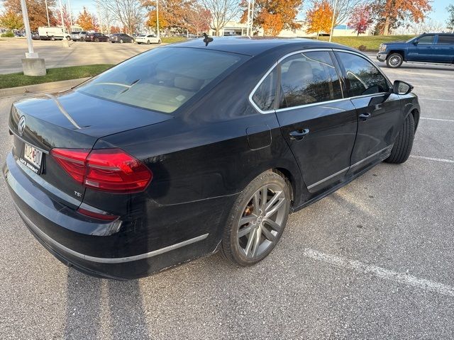 2016 Volkswagen Passat 1.8T R-Line Comfort